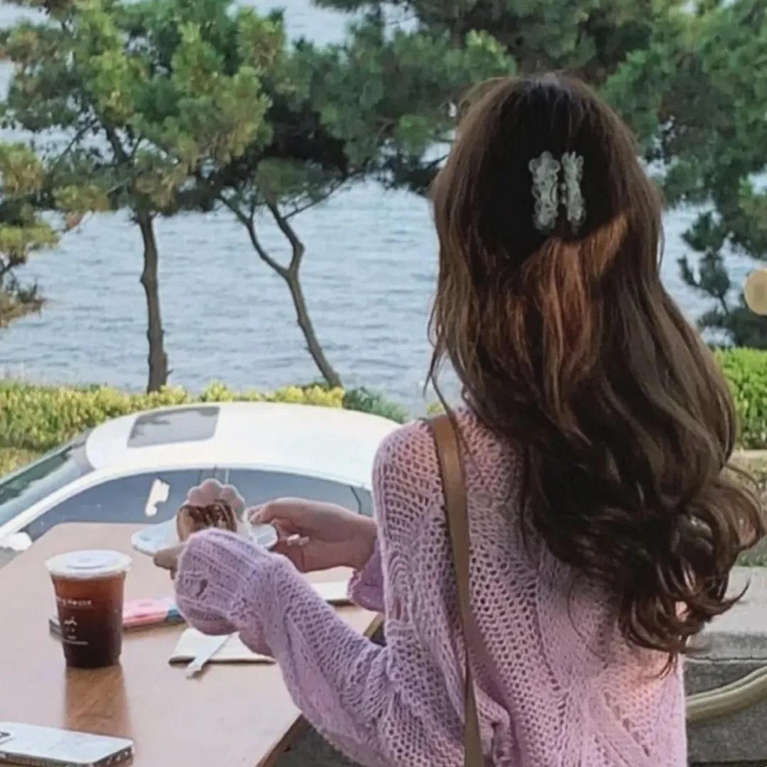 花开蝶满枝海报